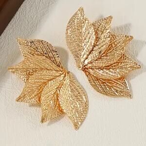 Gold Flower Leaves Earrings